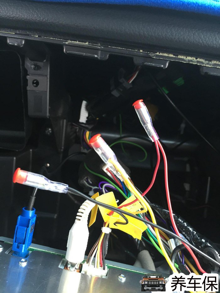 欧蓝德完美安装行车记录仪走线教程