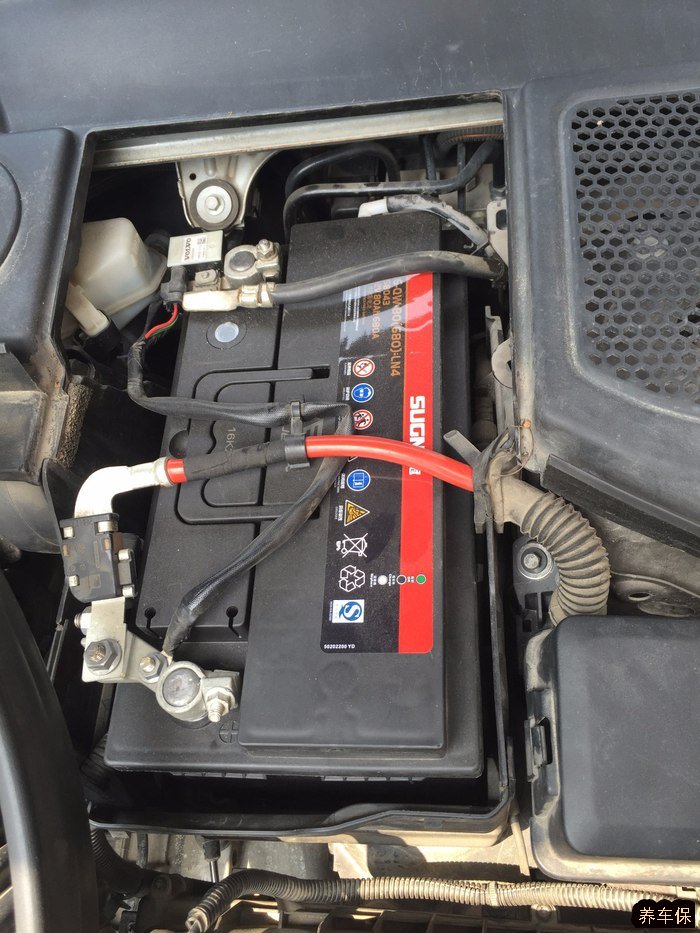 xc60蓄电池位置图图片