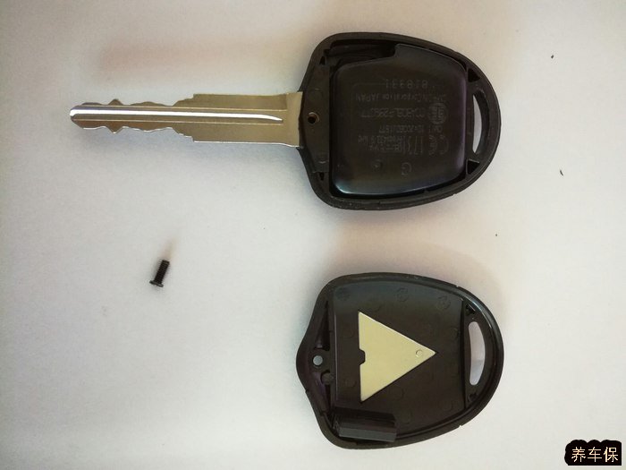 三菱劲炫asx16手动档钥匙钥匙拆卸及更换电池